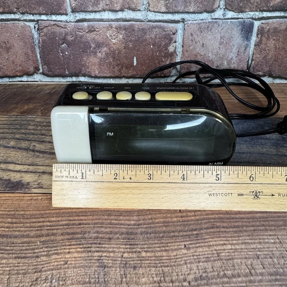 Vtg Spartus 1192 Digital Alarm Clock Night Light Plug In Green‎ Display  TESTED